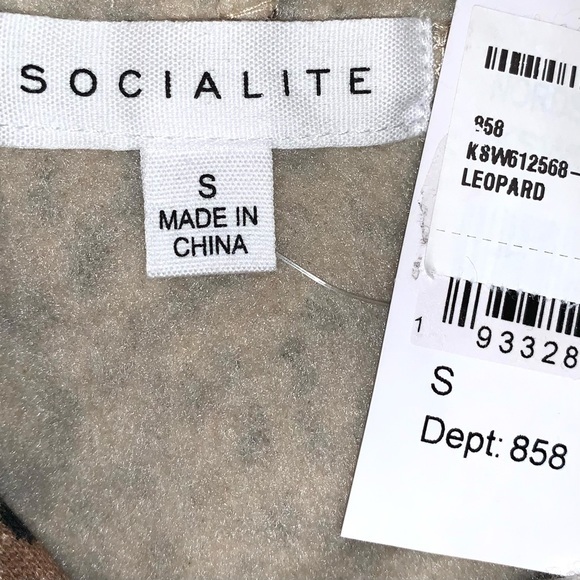 Socialite Stan leopard print pullover knit hoodie - Picture 12 of 13